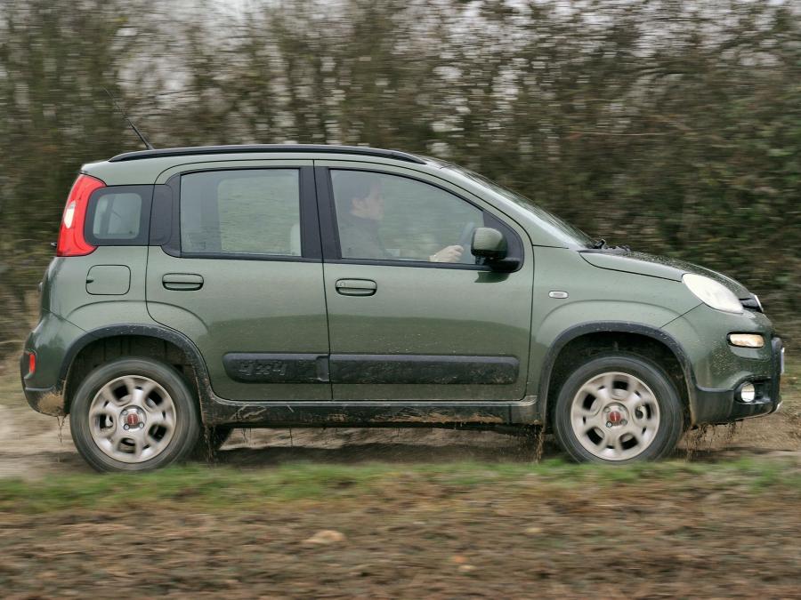  Fiat Panda 4x4 2013 года  (UK) (фото 12 из 16)